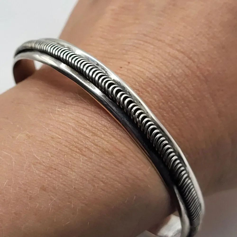Taxco Mexcican 1970s Vntg Lte Sterling Silver Bangle Bracelet Signed FV 2.5in di